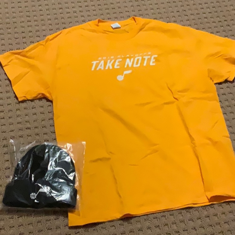 Utah Jazz NBA yellow tshirt and beanie, size XL